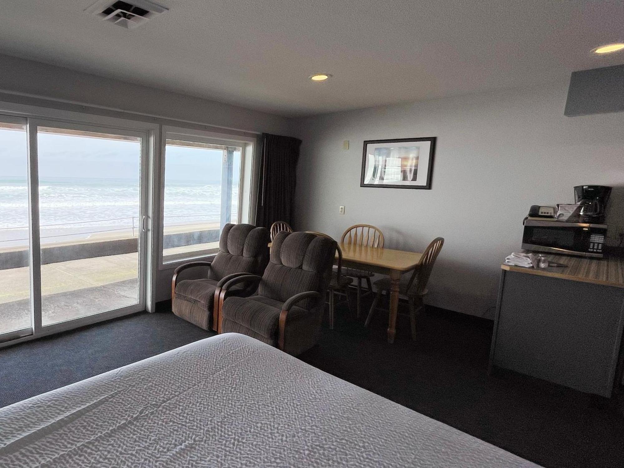 Sandcastle Beachfront Lincoln City Habitación foto